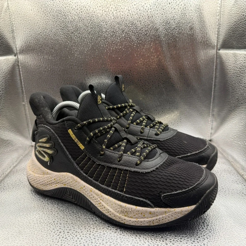 Size 7Y Under Armour UA Curry‎ 3Z7 Black Kids Basketball Shoes 3026623-001